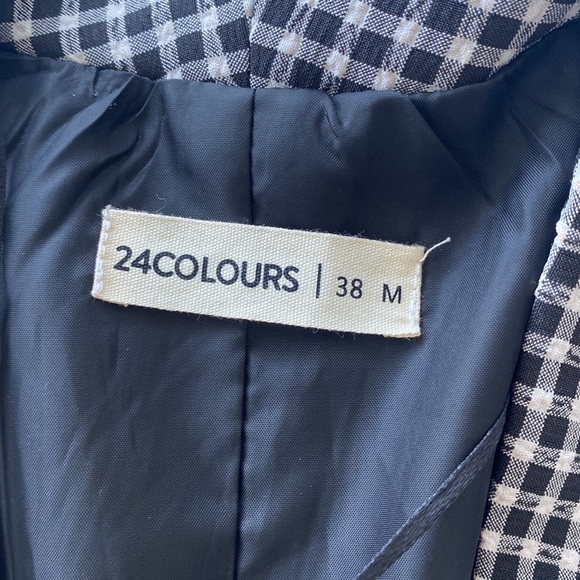 Blazer - Picture 3 of 5